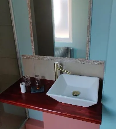 La 30 Bed & Breakfast