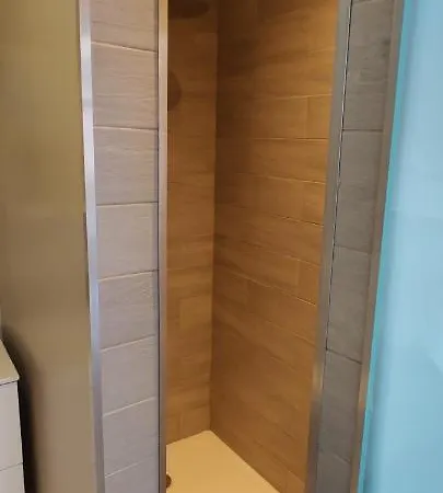 Nocleg ze śniadaniem La 30 *