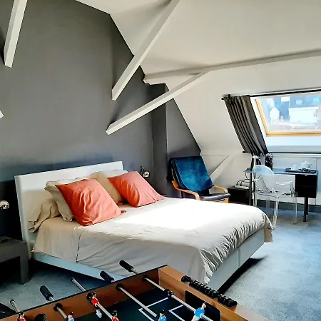 La 30 Bed & Breakfast *