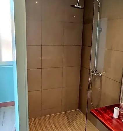 La 30 Oda ve Kahvaltı Lille